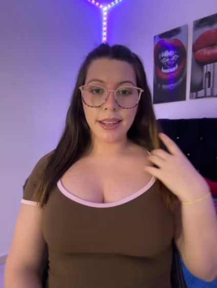 THE_WHITE_BARBIE